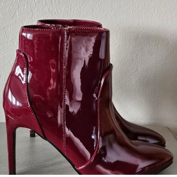 WHO WHAT WHERE REBEKAH WOMEN'S BOOTS - PATENT LEATHER BURGUNDY, SIZE 7 - Picture 2 of 10
